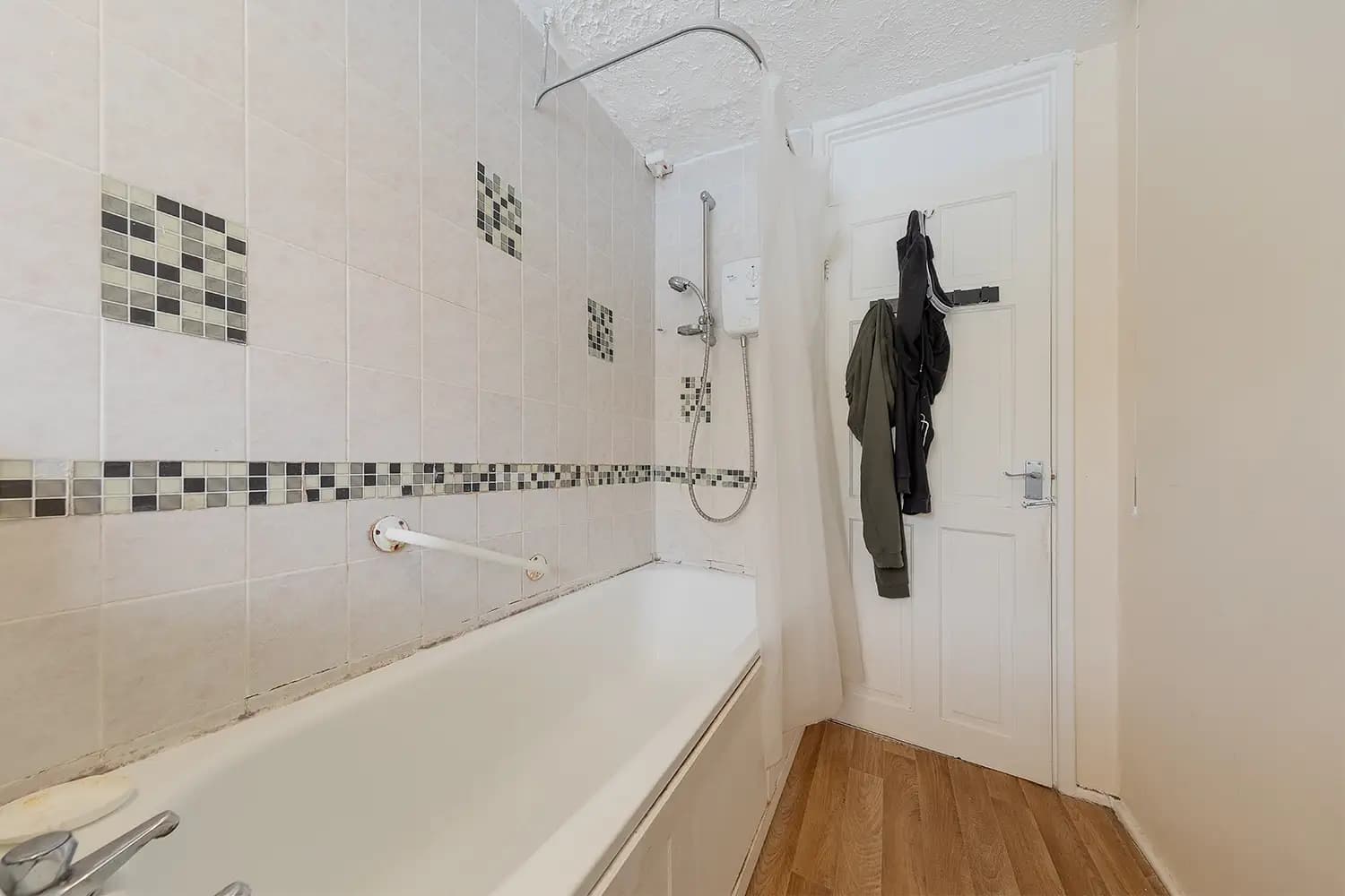 property photo 9 of 21
