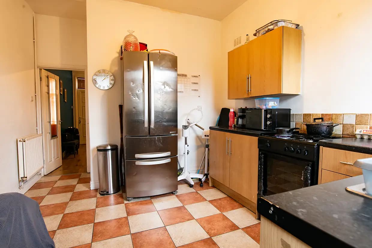 property photo 5 of 18