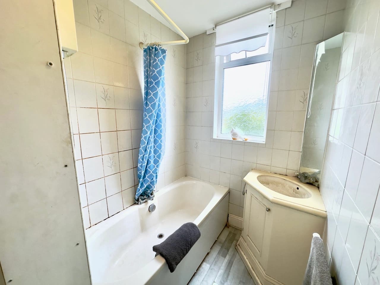 property photo 9 of 22