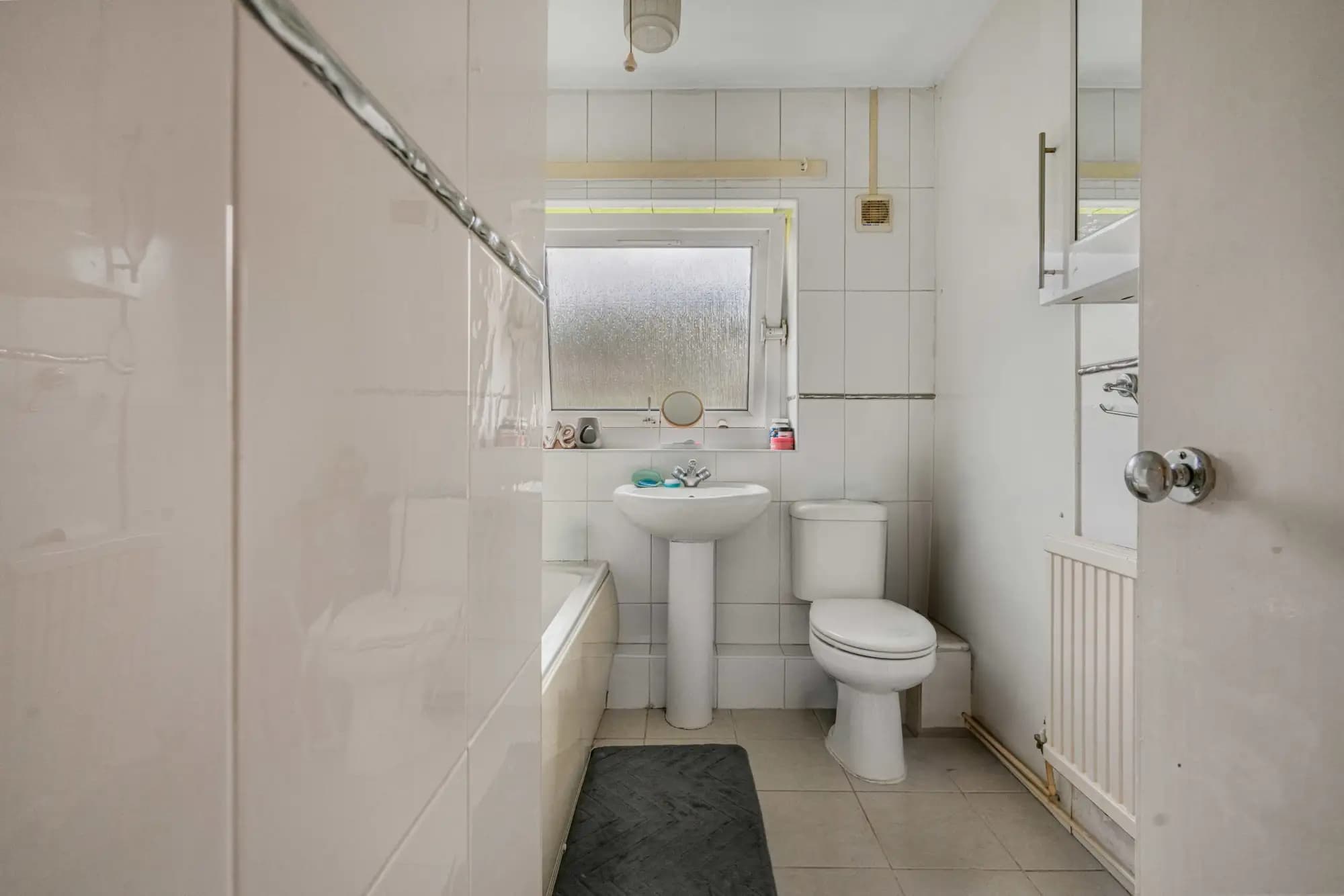 property photo 7 of 9