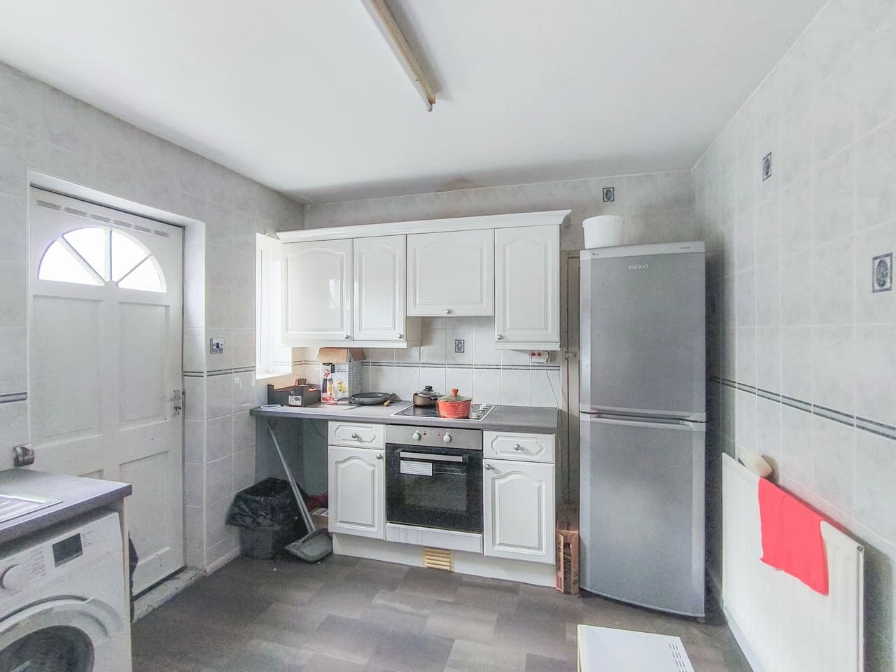 property photo 5 of 16