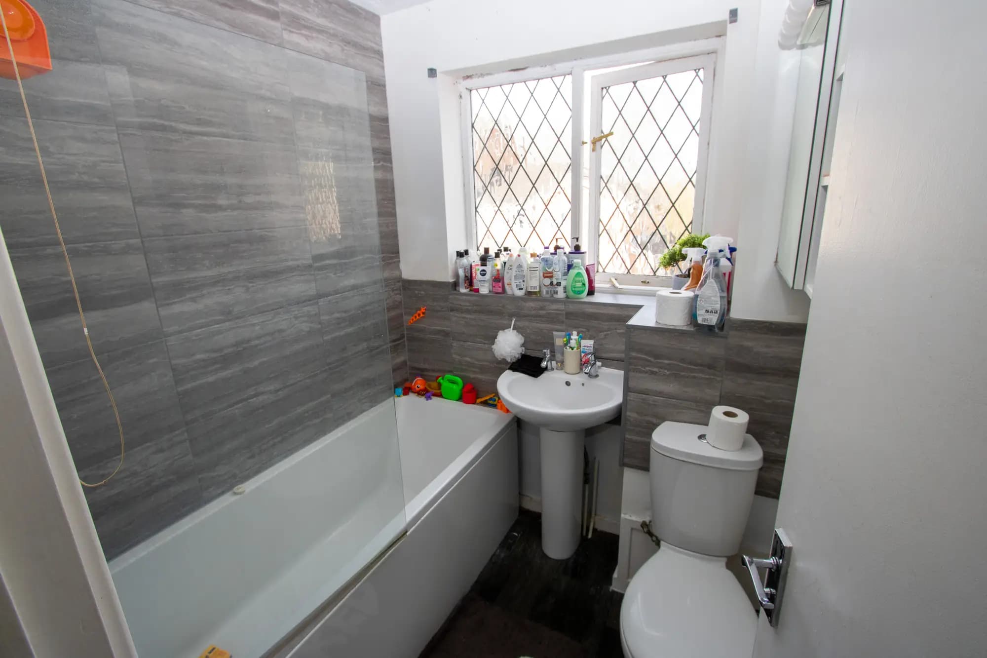 property photo 8 of 15