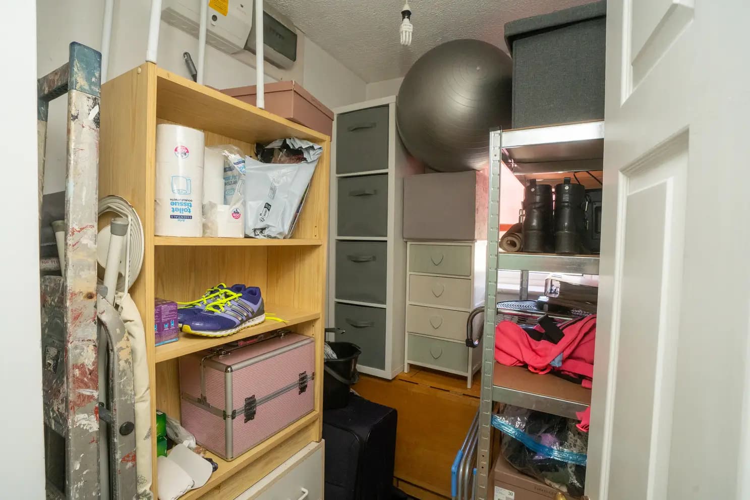 property photo 14 of 19