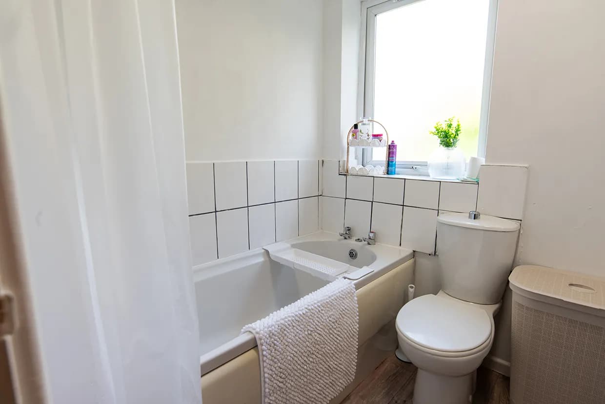 property photo 9 of 22