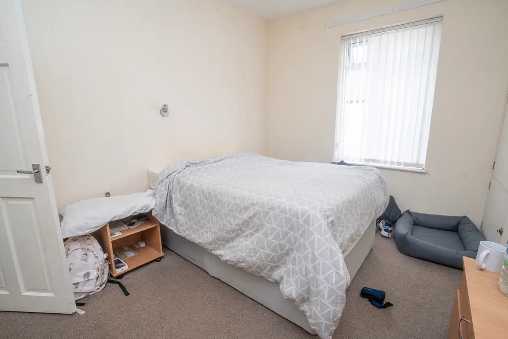 property photo 20 of 32