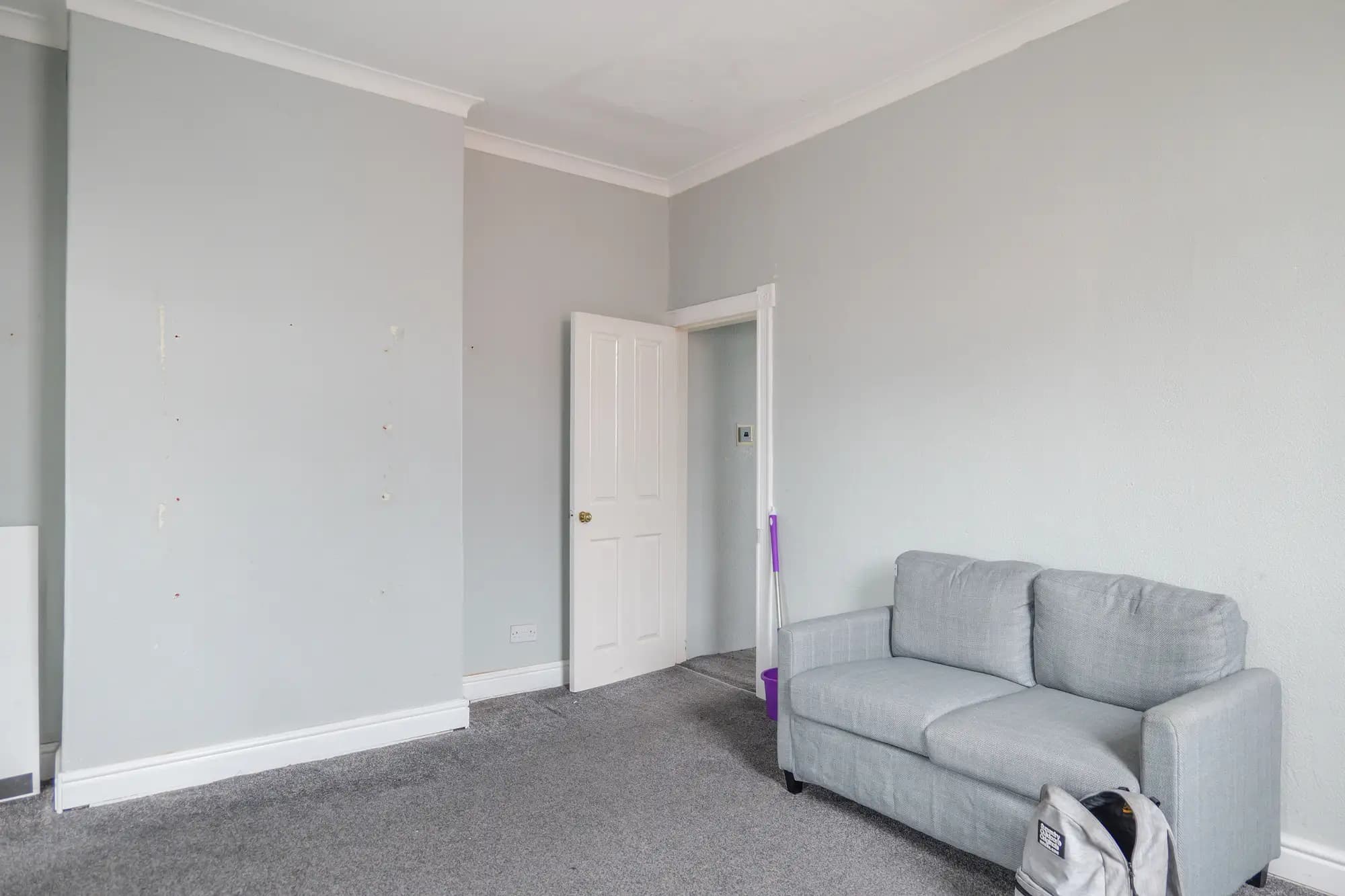property photo 3 of 32