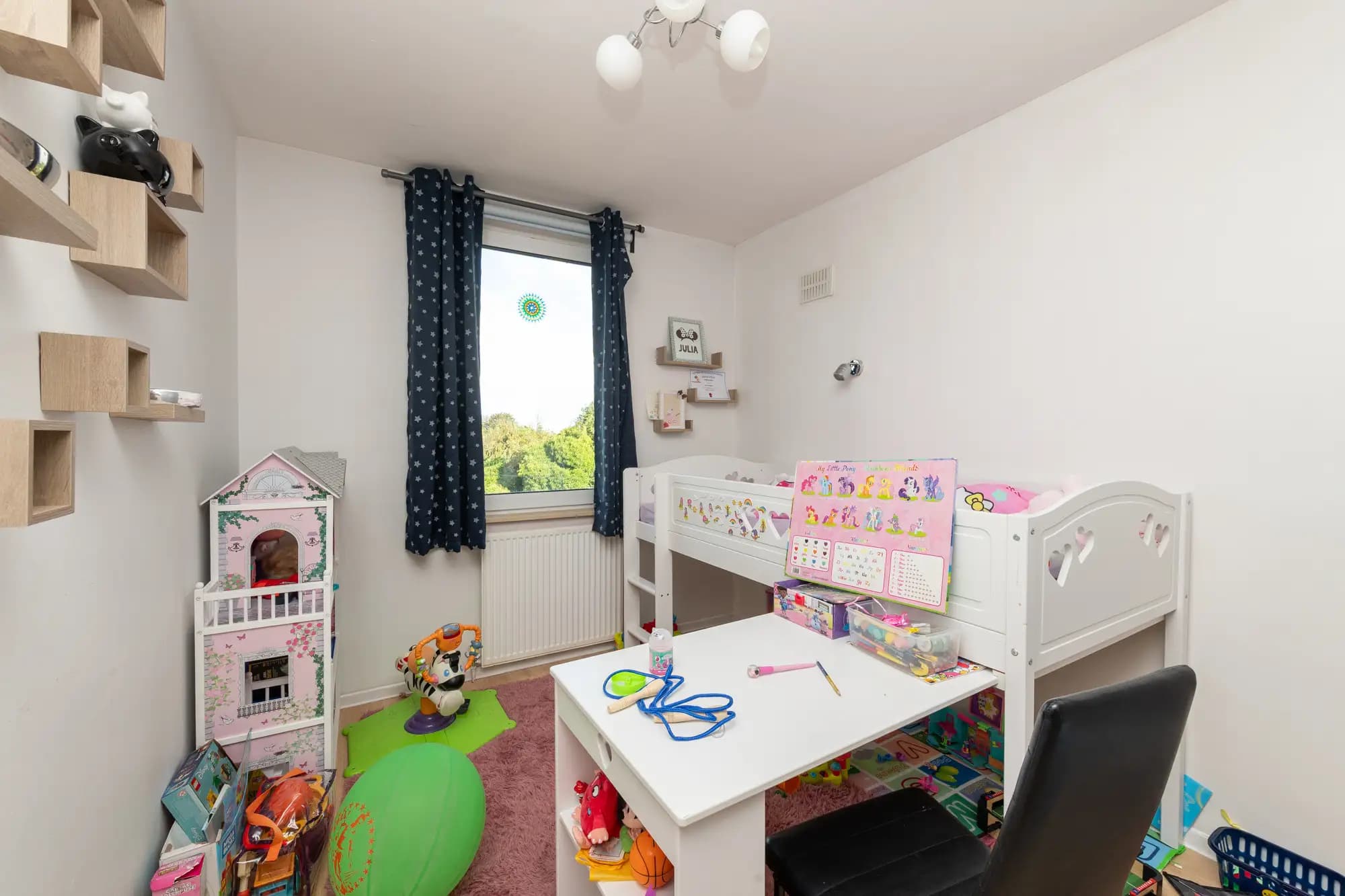 property photo 15 of 19