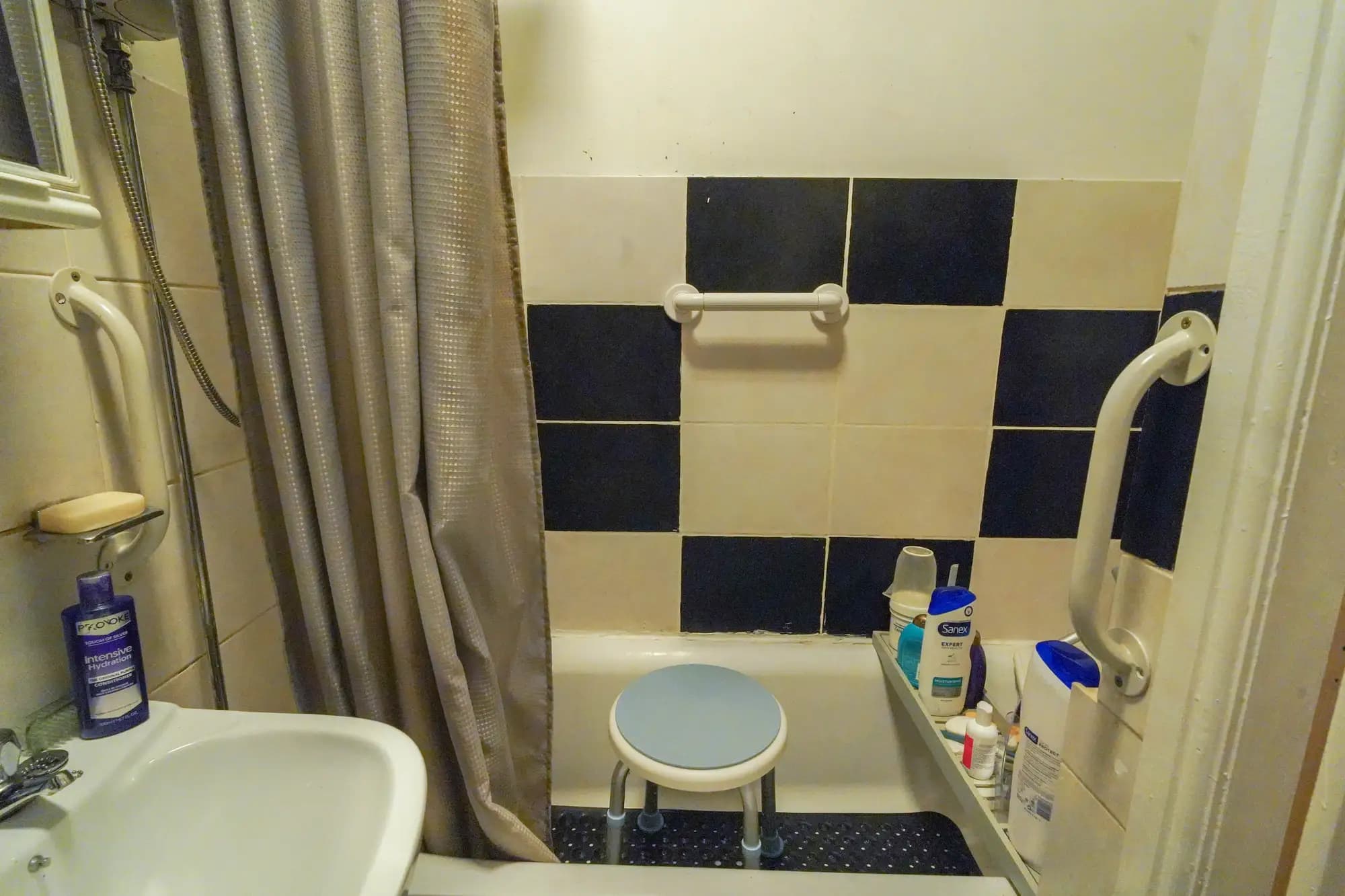 property photo 9 of 18