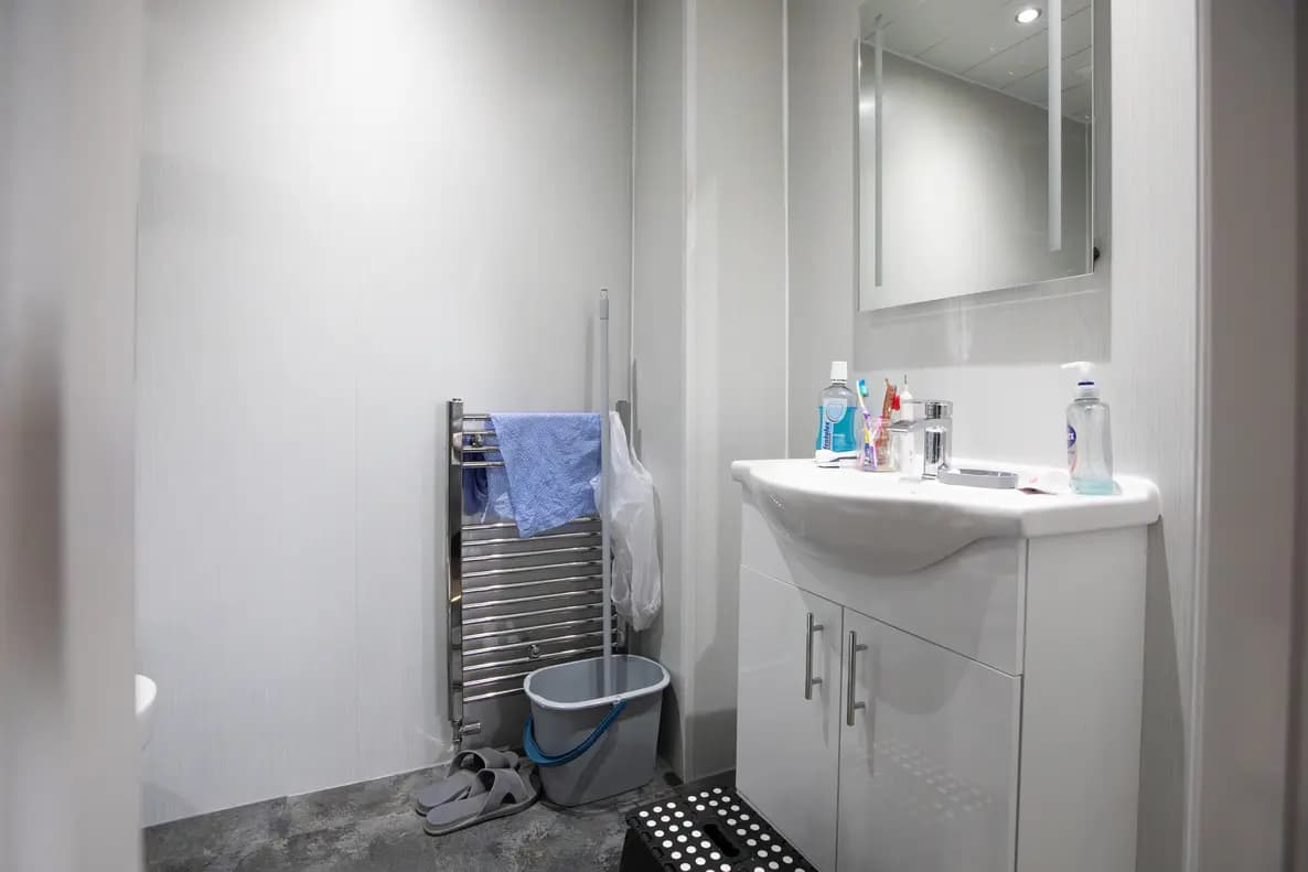 property photo 16 of 43