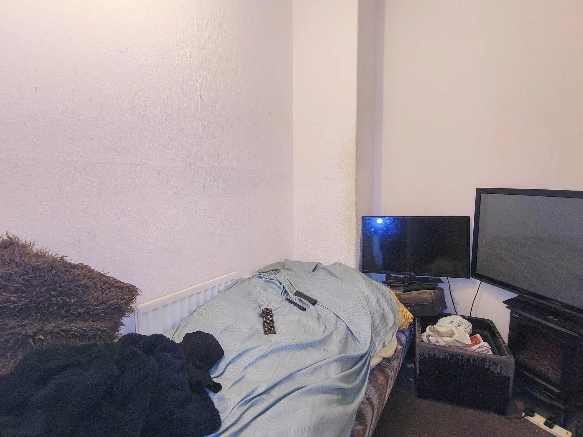 property photo 9 of 12