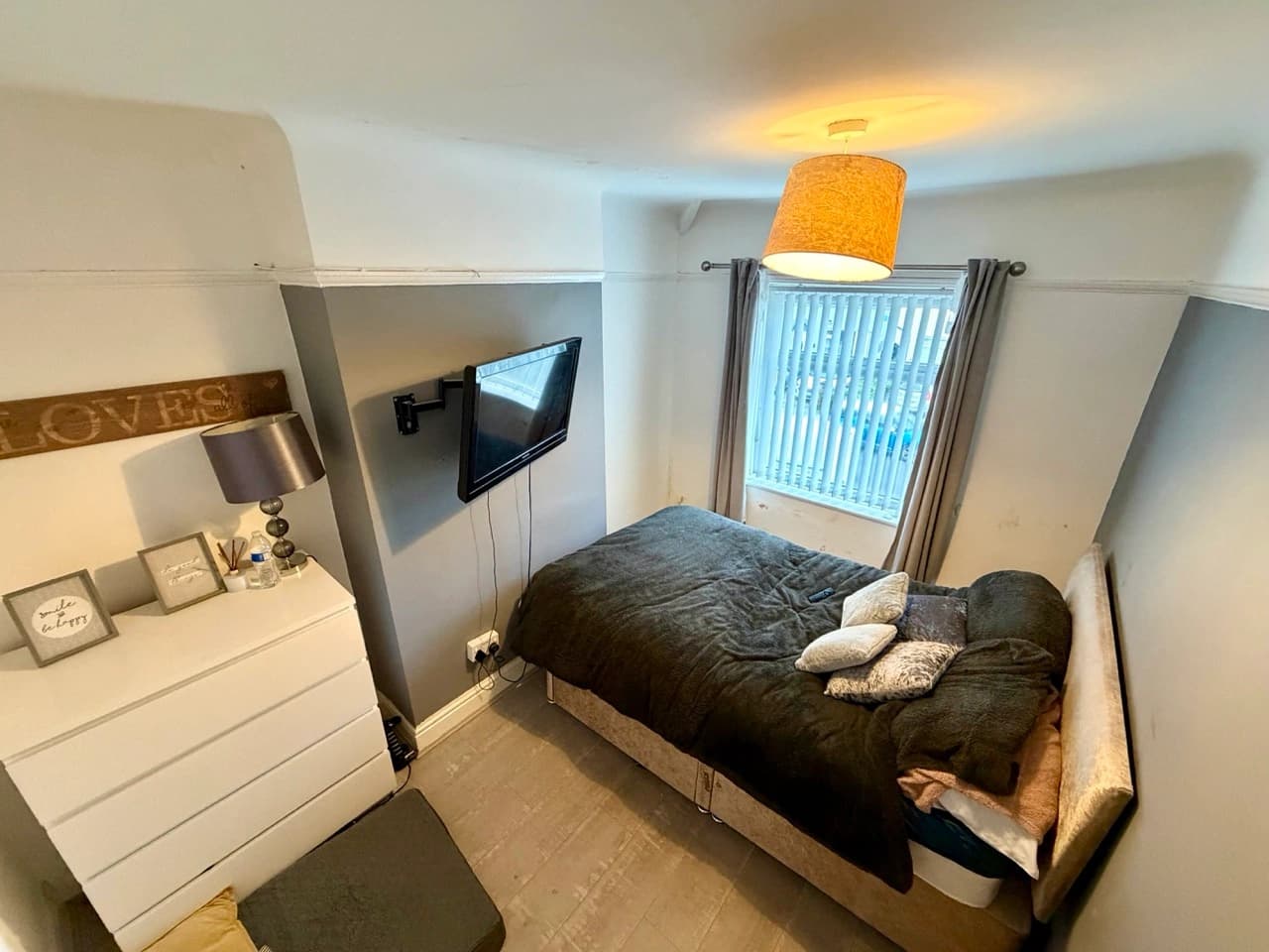 property photo 17 of 42