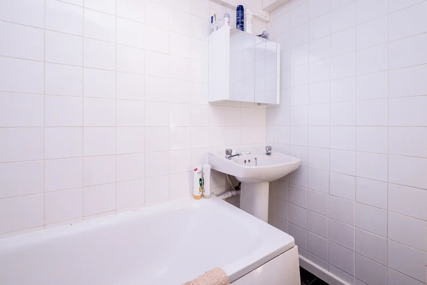 property photo 10 of 18