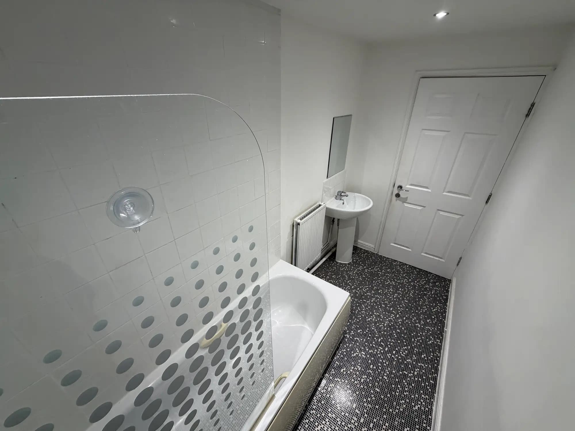 property photo 11 of 25