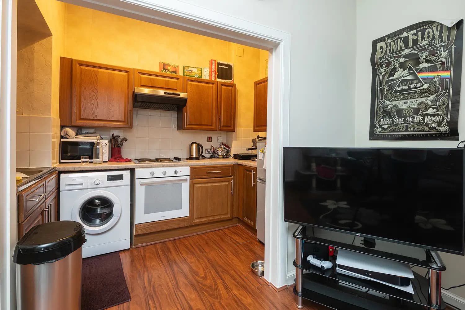 property photo 5 of 14