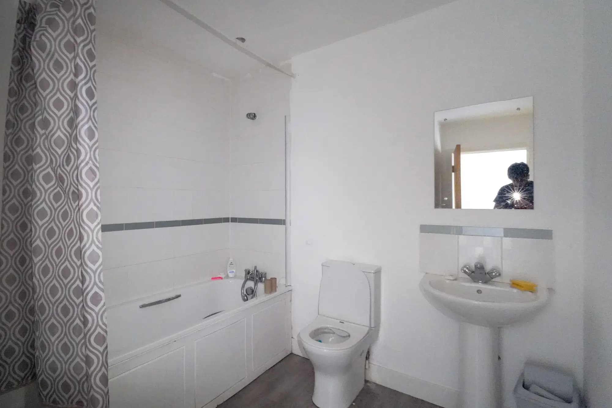 property photo 4 of 11