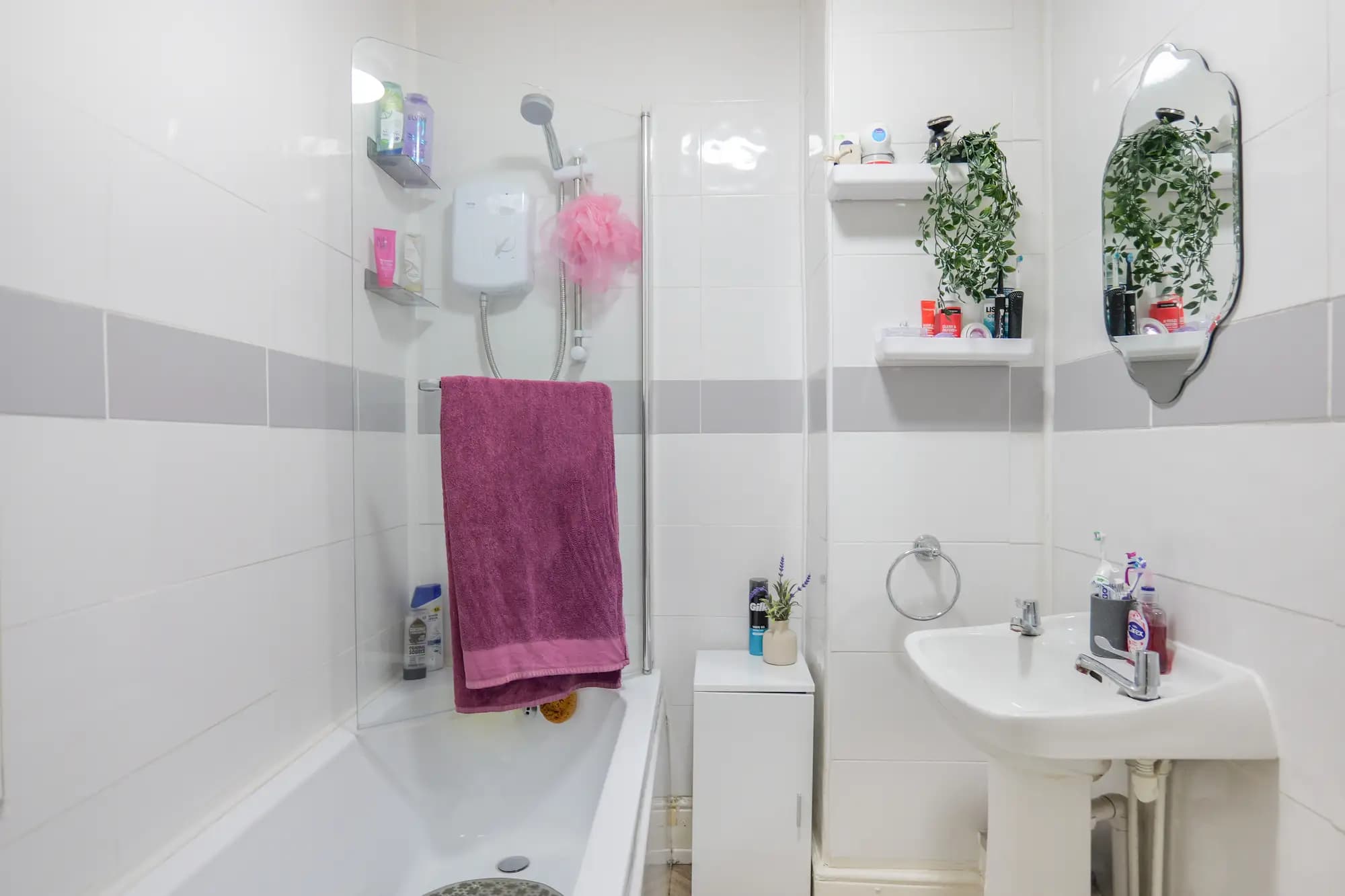 property photo 6 of 17