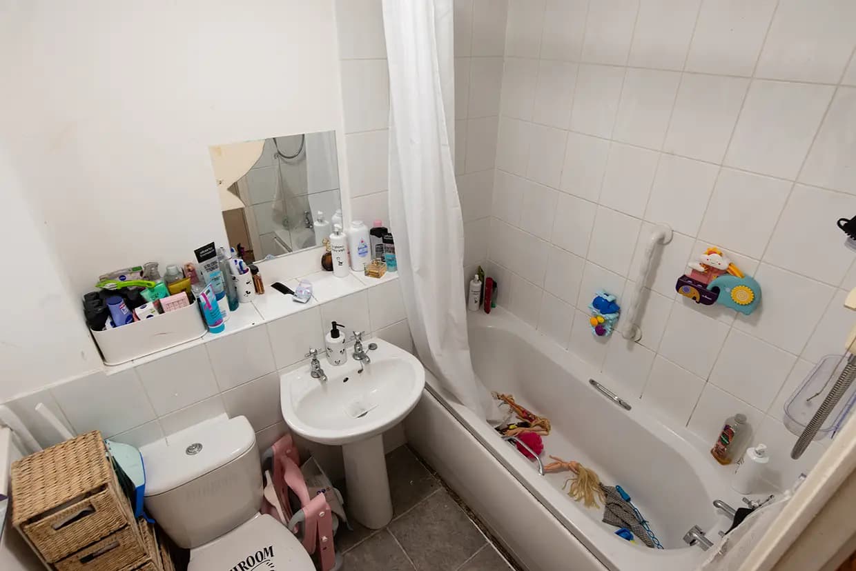 property photo 7 of 19