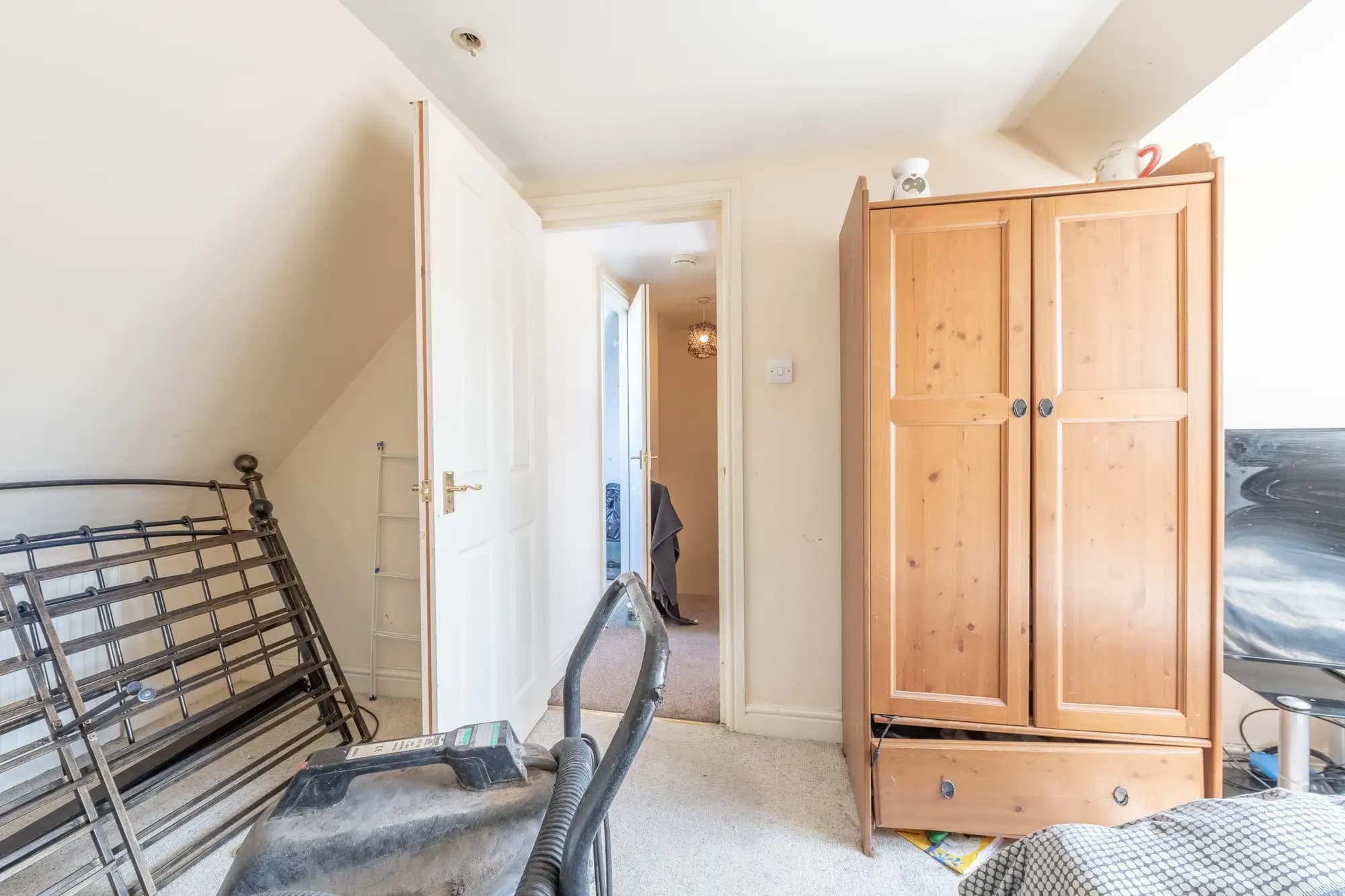 property photo 13 of 33