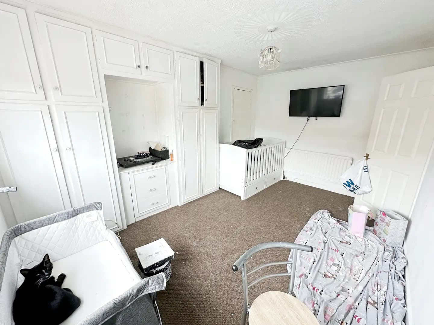 property photo 15 of 32