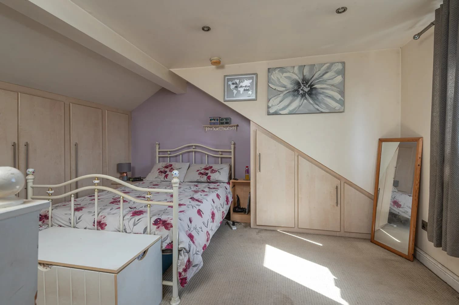 property photo 8 of 16