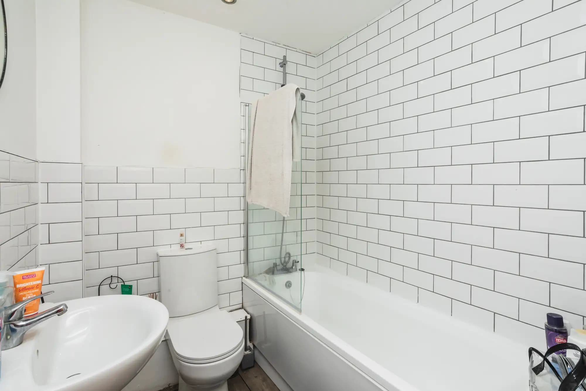 property photo 10 of 27