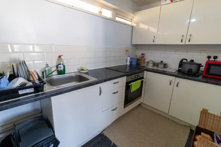 property photo 5 of 35
