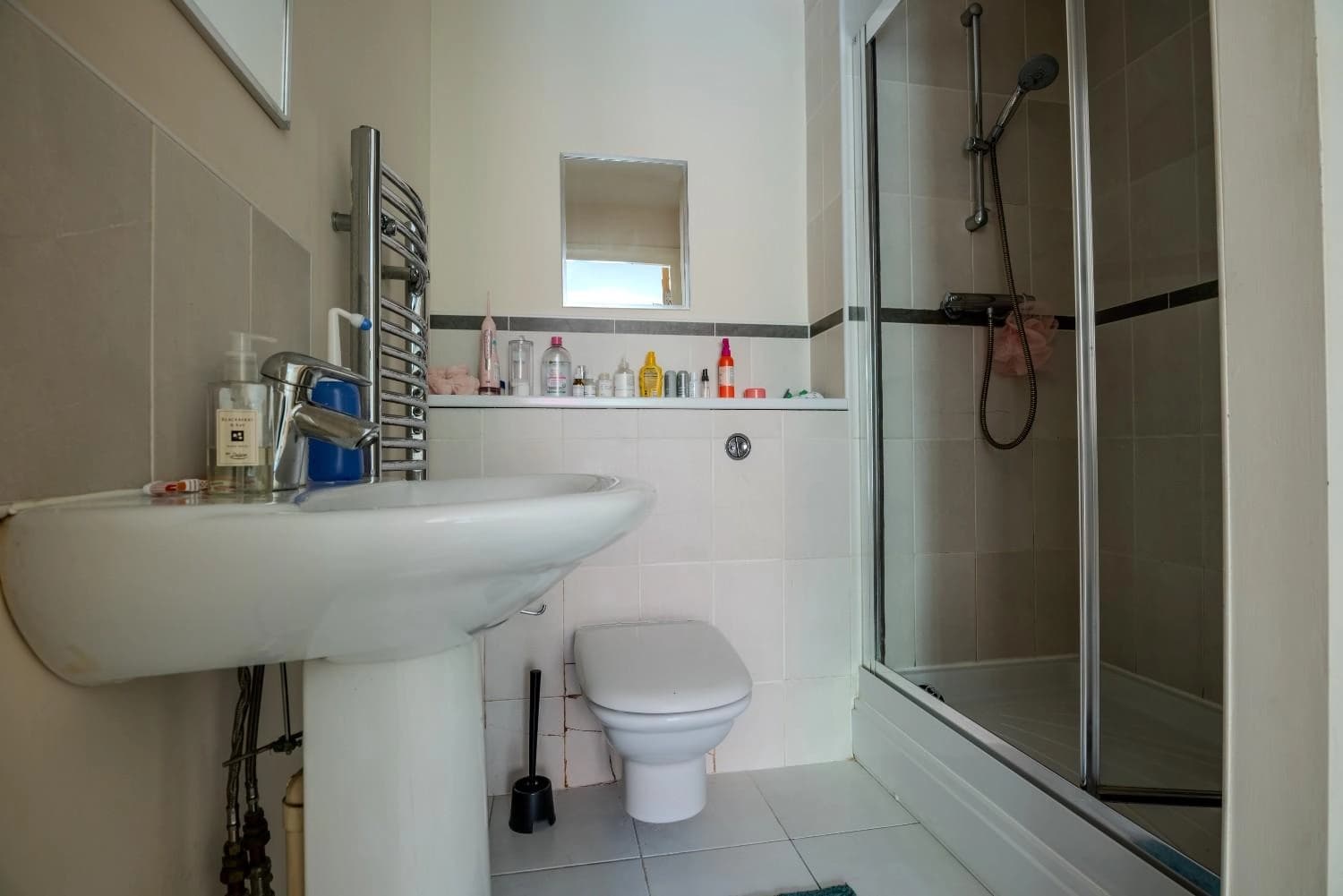 property photo 5 of 17