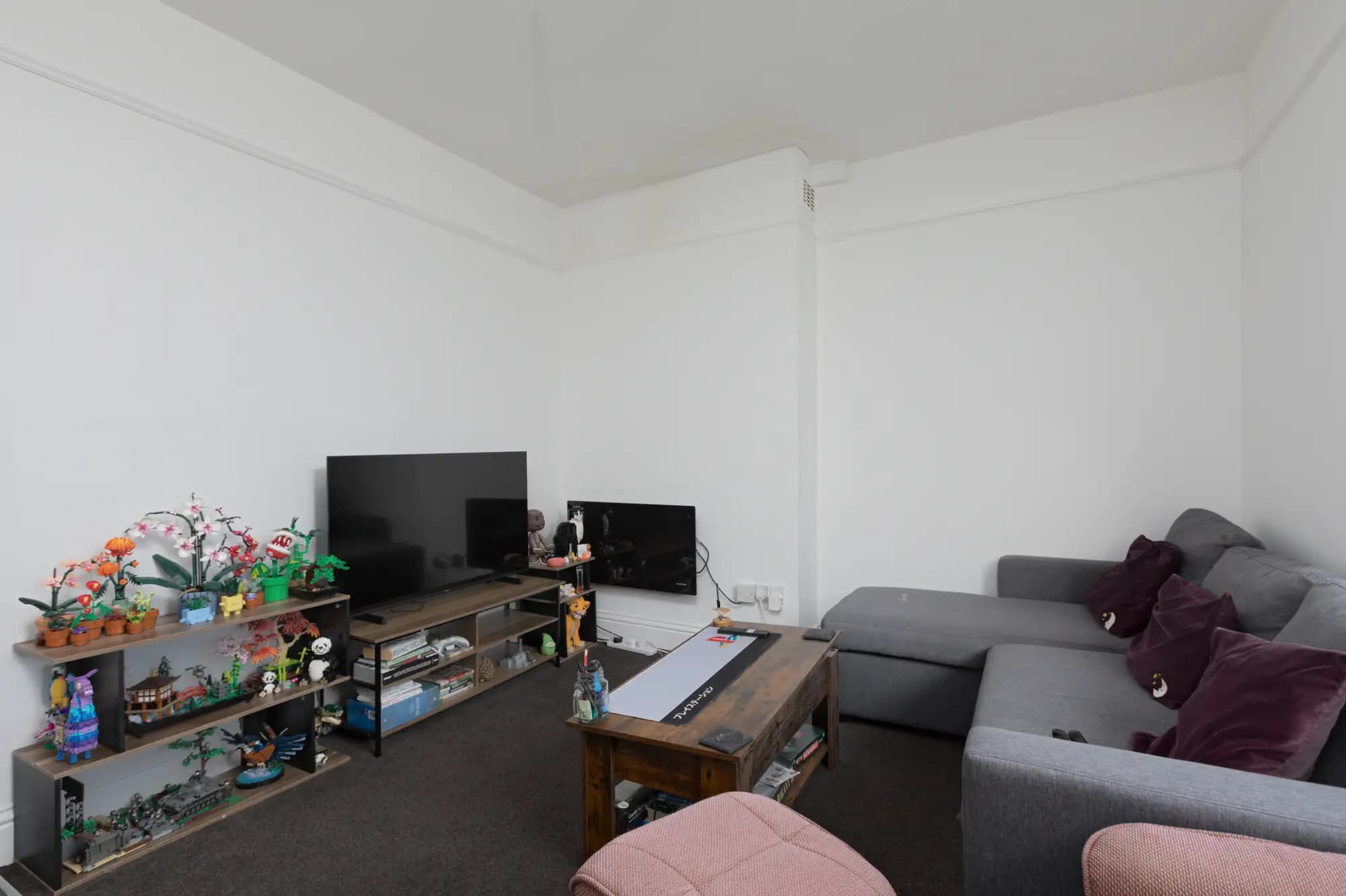 property photo 3 of 23