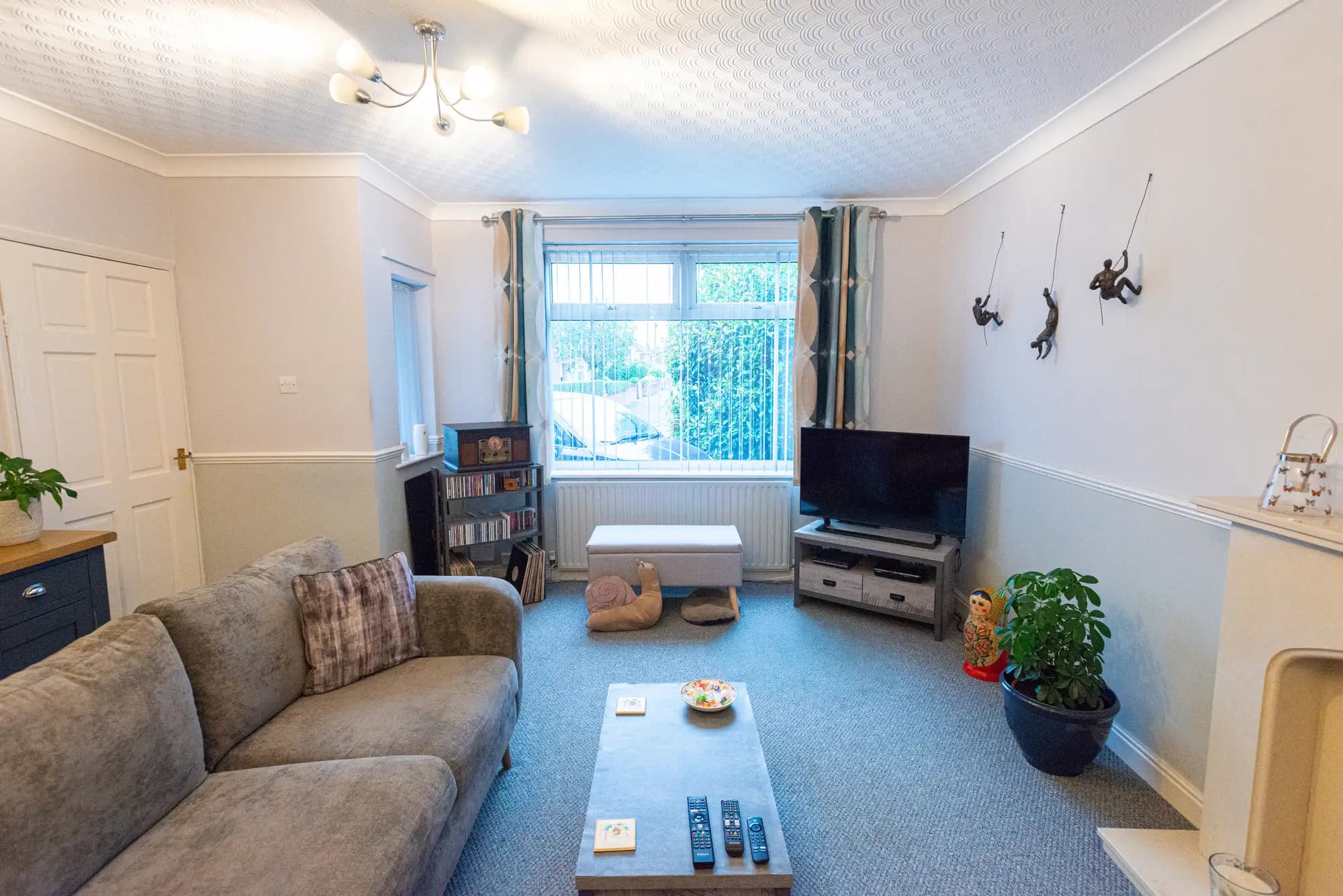 property photo 3 of 28
