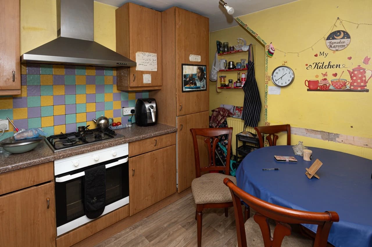 property photo 6 of 20