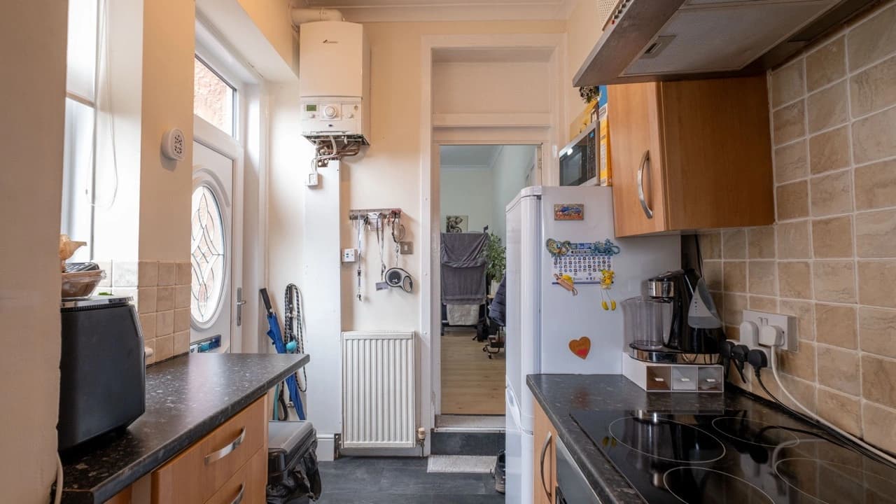 property photo 6 of 22