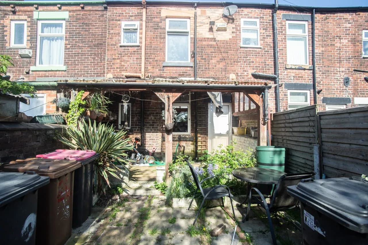 property photo 16 of 18
