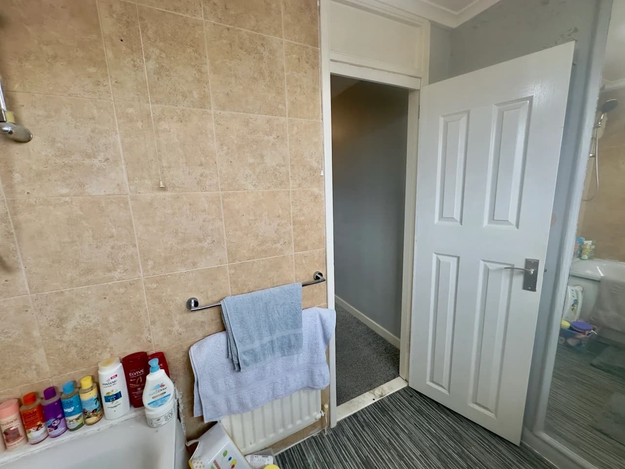 property photo 8 of 20