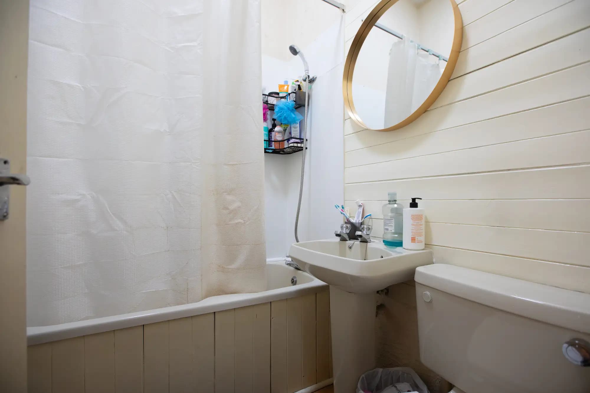 property photo 8 of 15