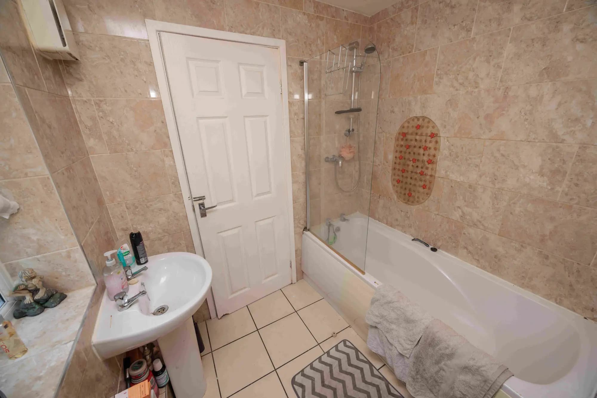 property photo 11 of 30