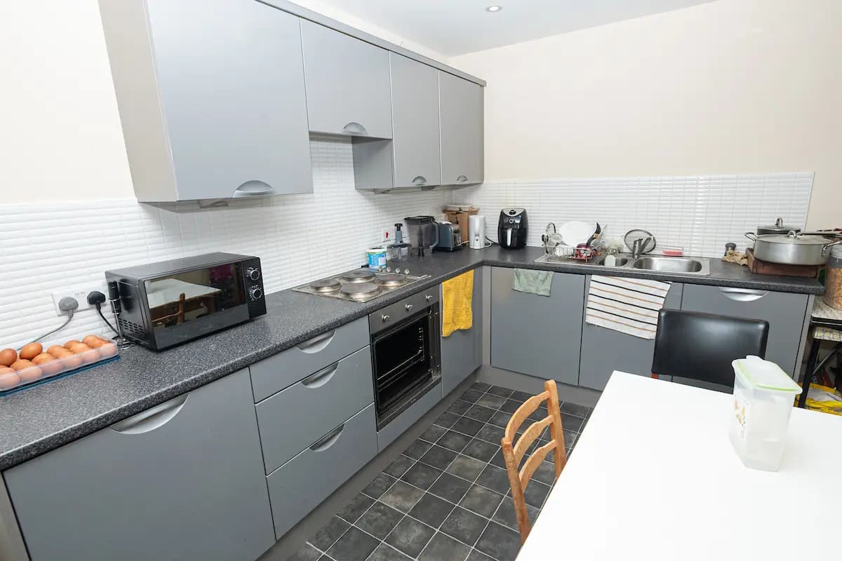 property photo 6 of 23