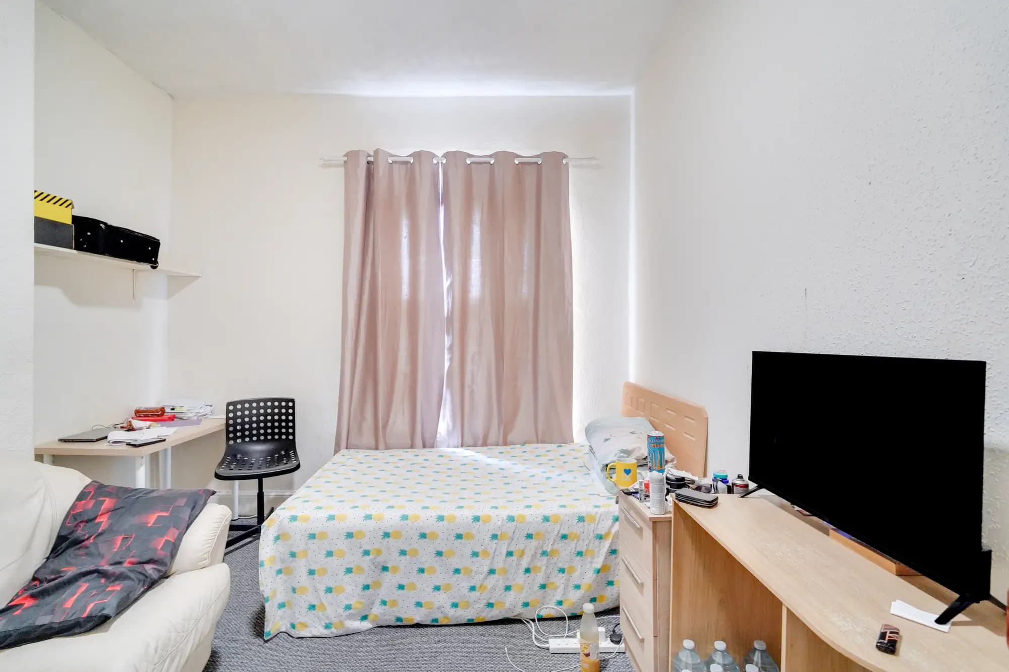 property photo 9 of 18