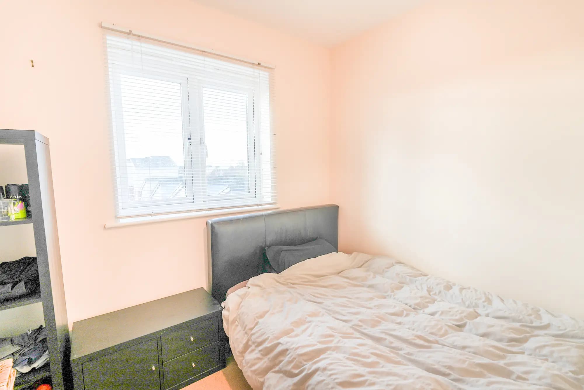 property photo 8 of 17