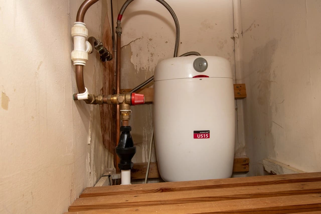 property photo 8 of 10