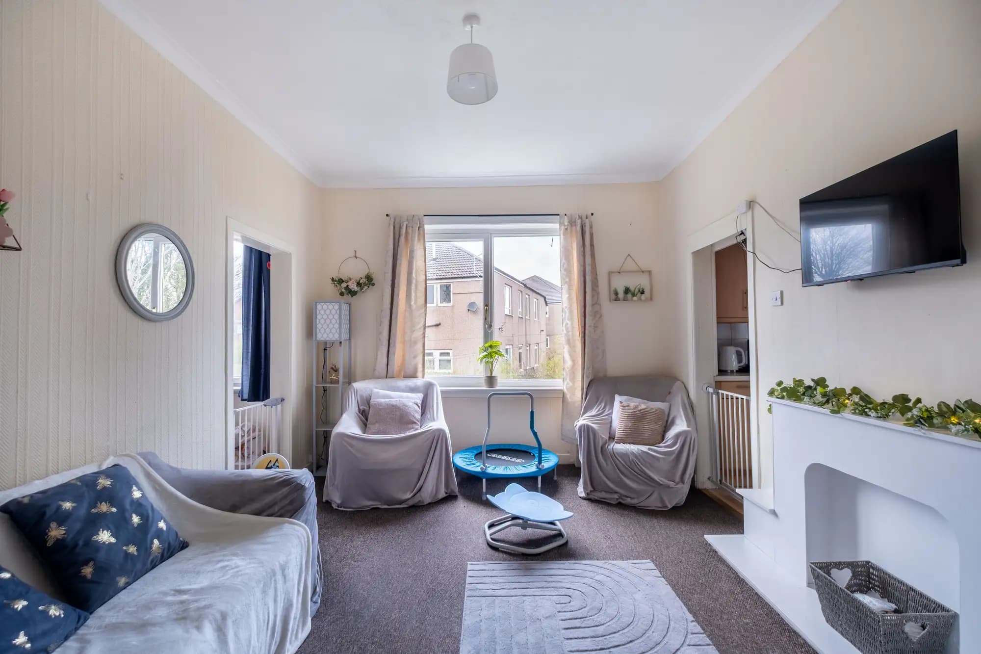 property photo 4 of 18