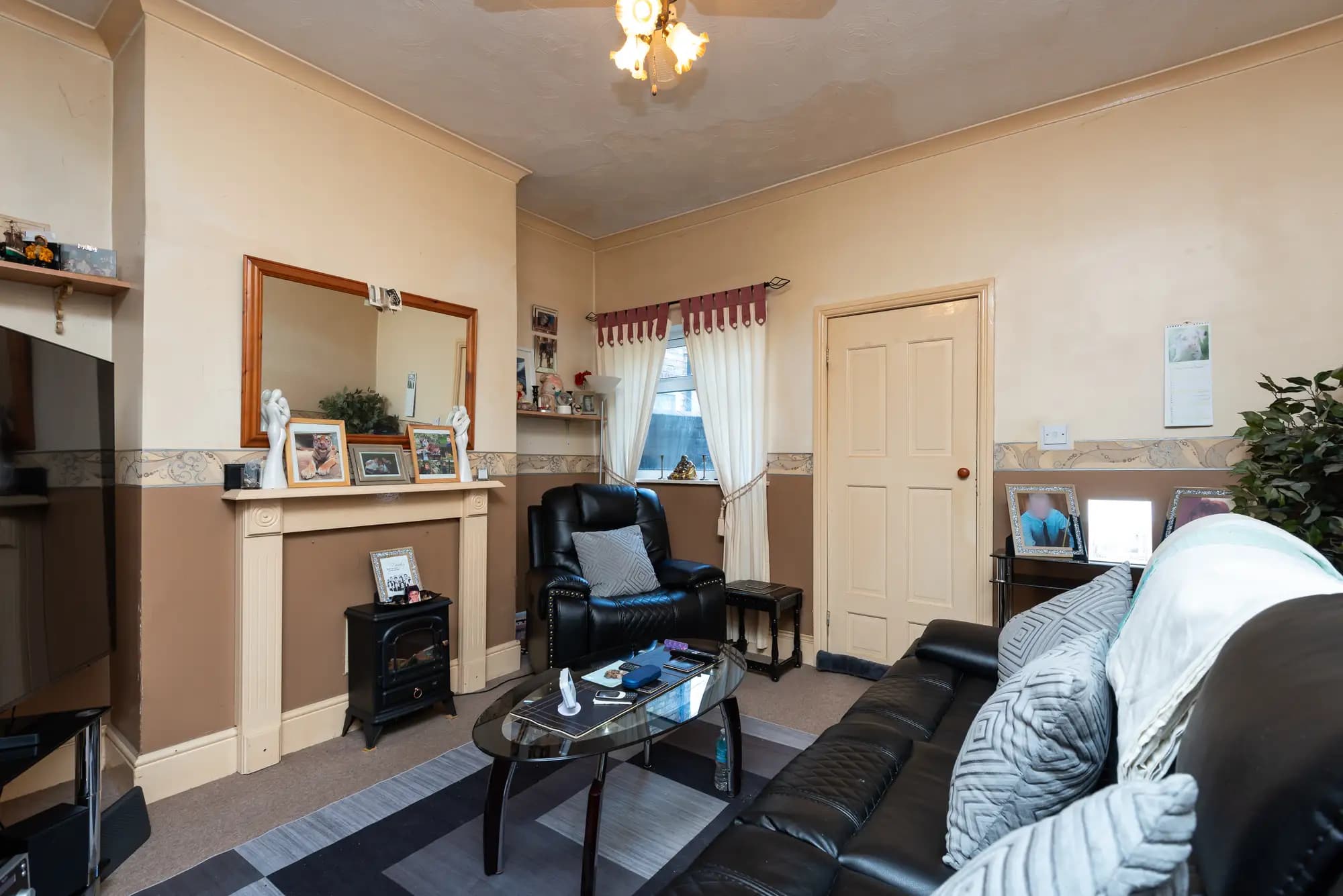 property photo 2 of 25