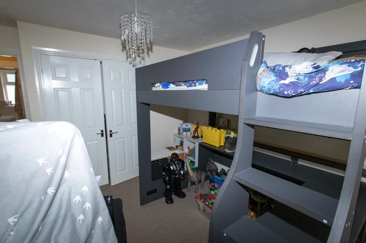 property photo 16 of 24