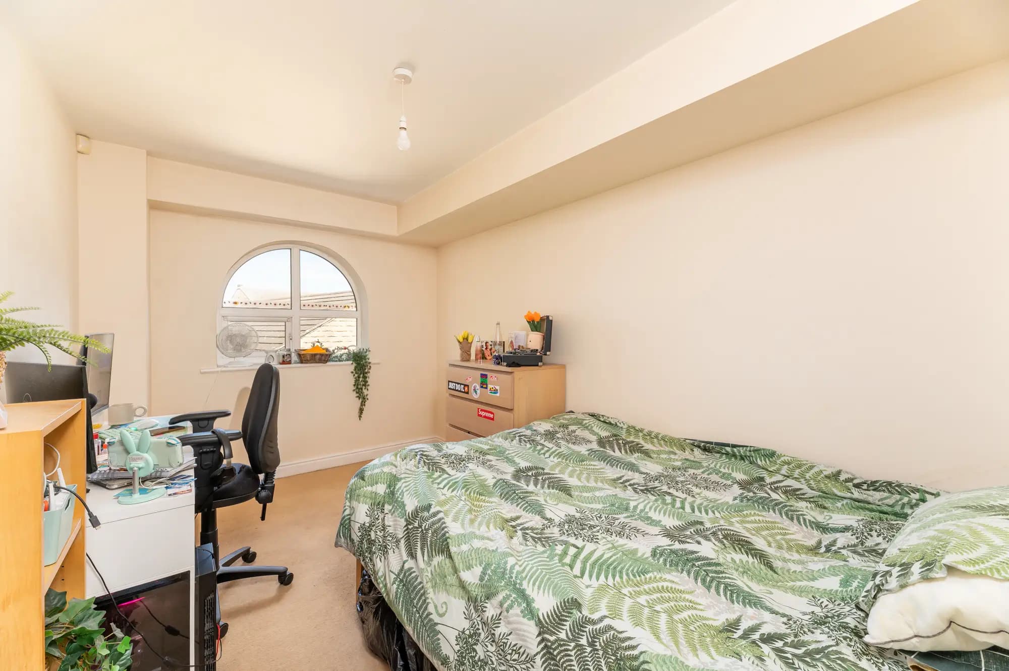 property photo 17 of 28