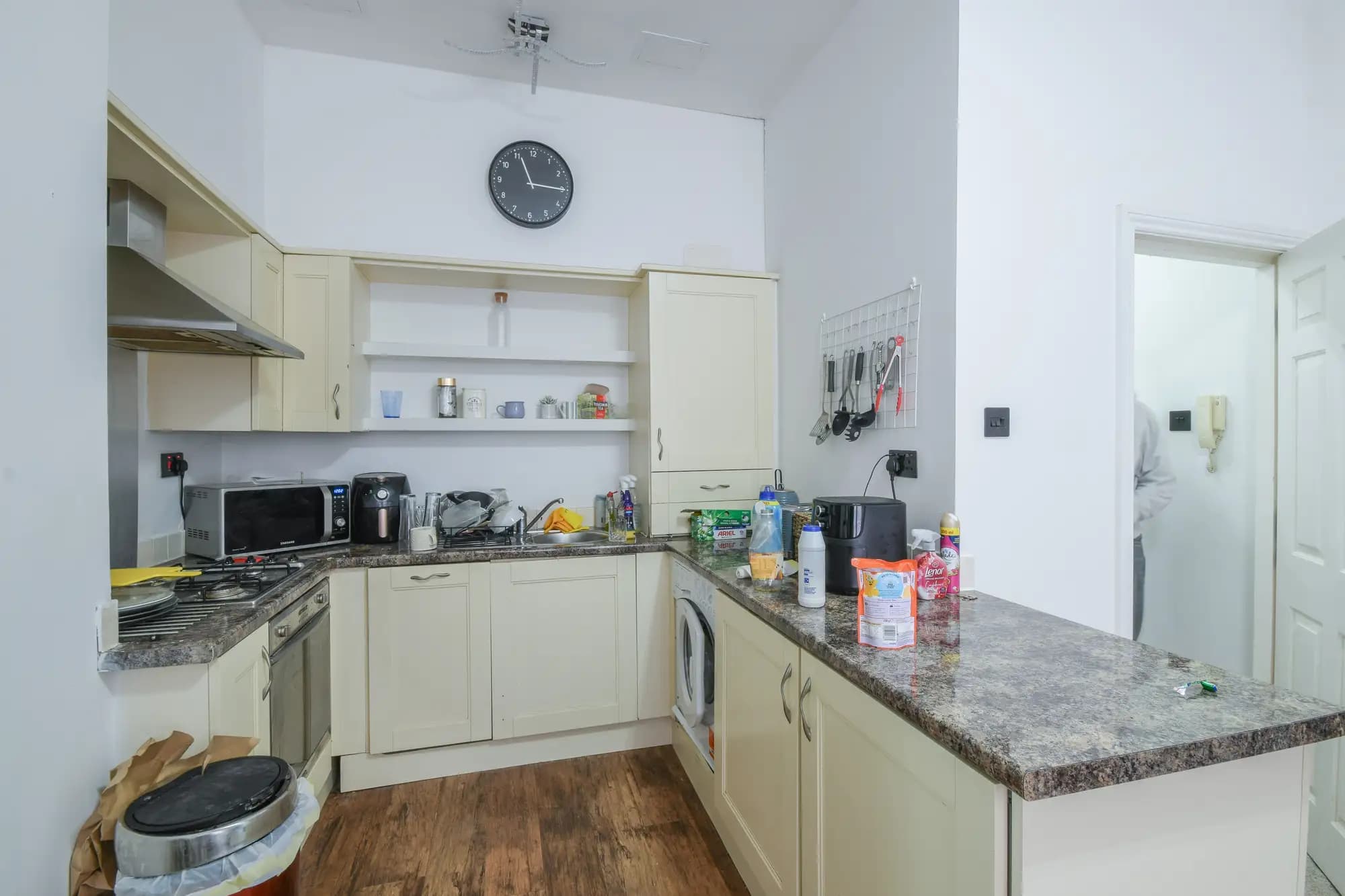 property photo 4 of 15