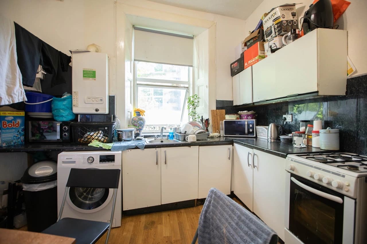 property photo 7 of 17