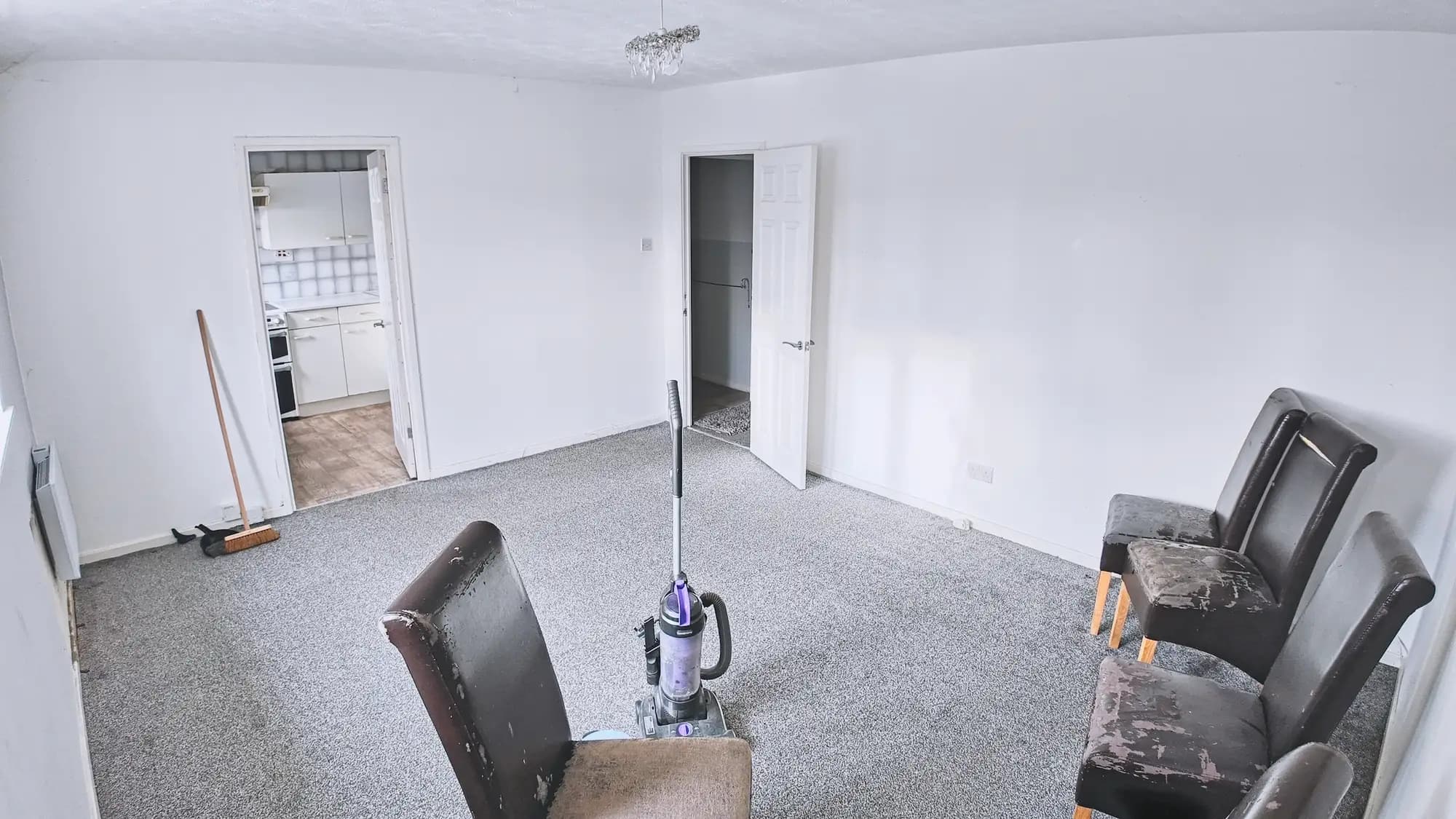property photo 5 of 16