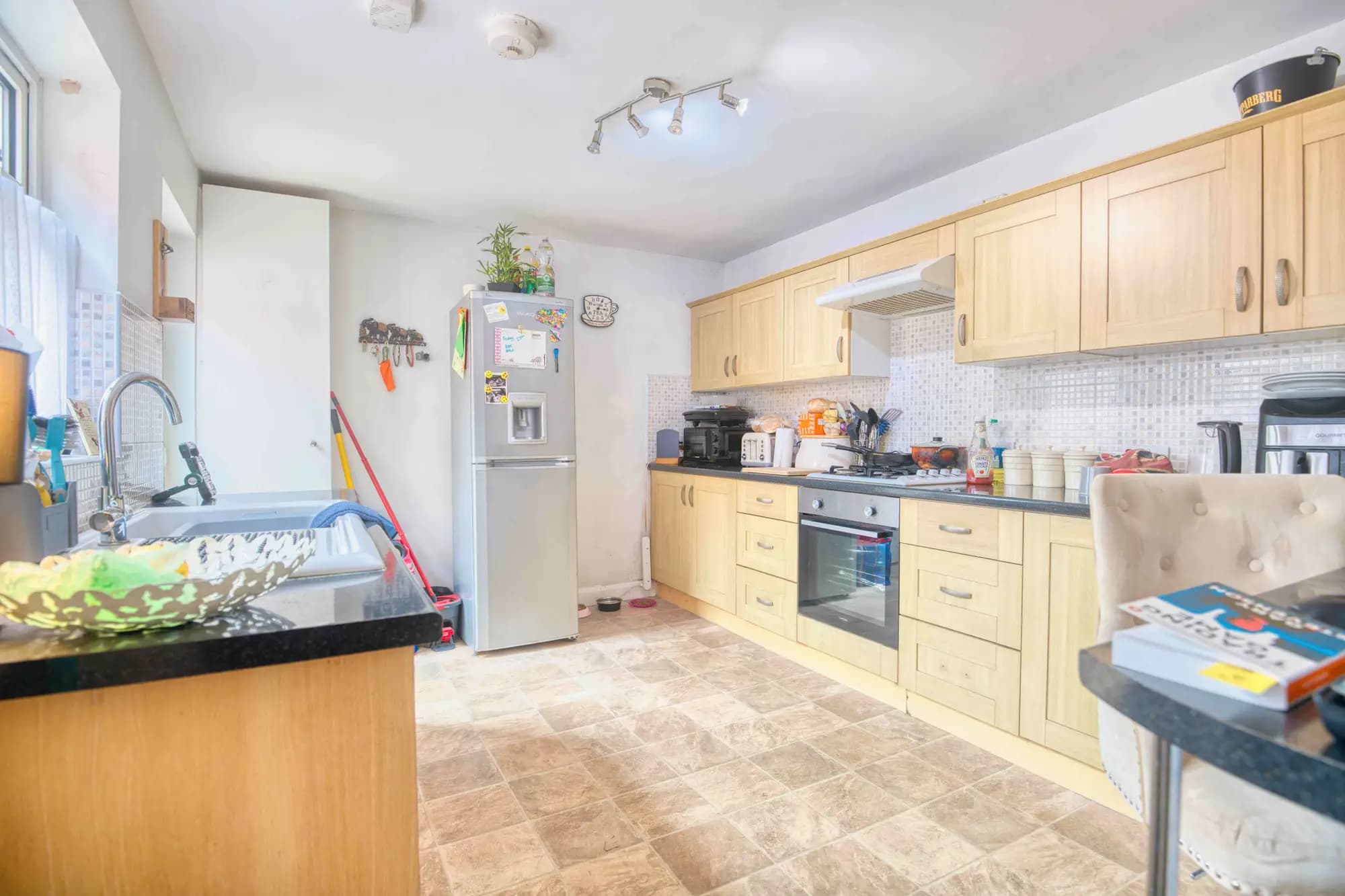 property photo 6 of 22
