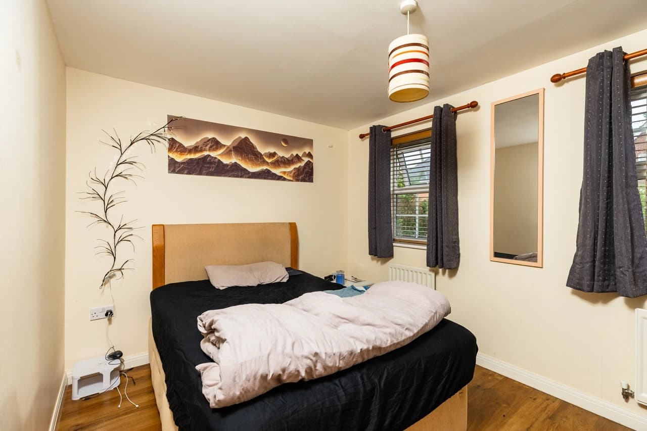 property photo 13 of 24