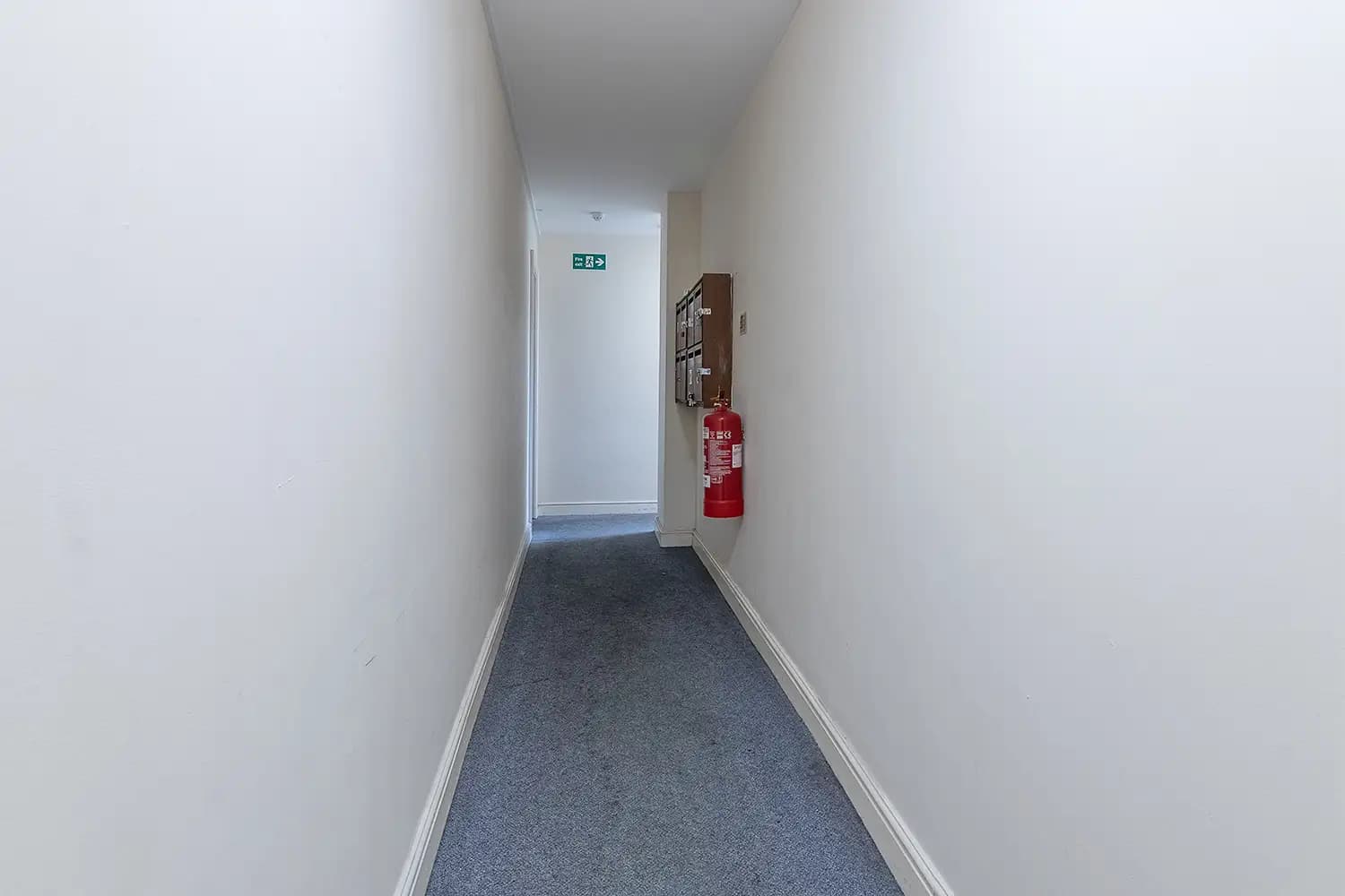 property photo 11 of 16