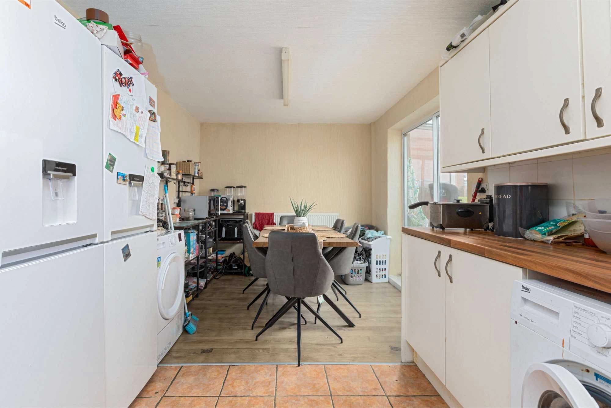 property photo 5 of 18